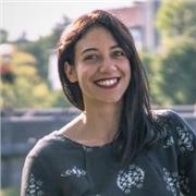 Laureata in lingue, con svariate esperienze di studio e lavoro in paesi anglofoni, offre ripetizioni a bambini e ragazzi, oltre che lezioni per qualsiasi livello ad adulti